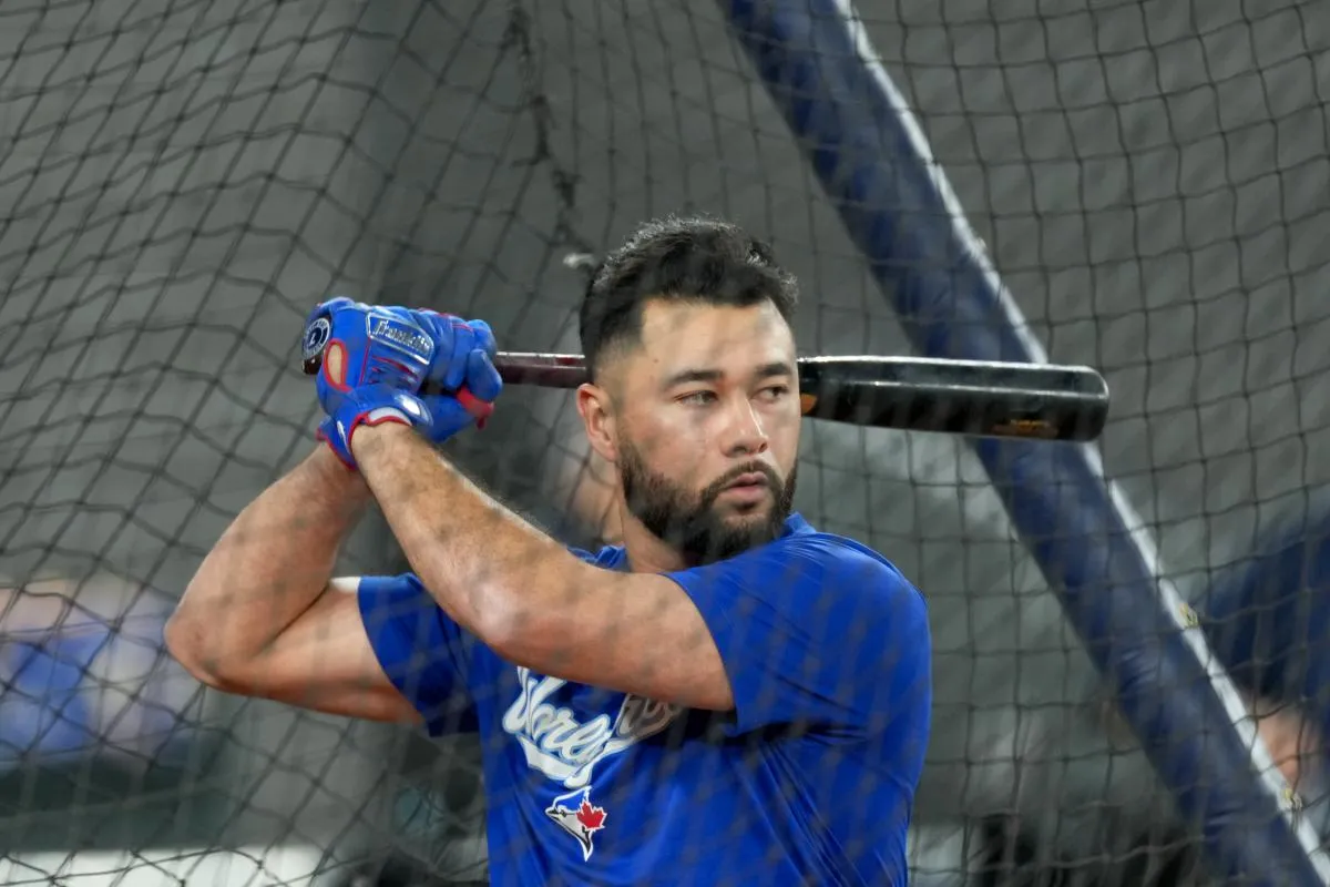 Toronto Blue Jays second baseman Isiah Kiner-Falefa (7) takes batting practice prior to game two of the 2025 MLB World Series against the Los Angeles Dodgers at Rogers Centre.