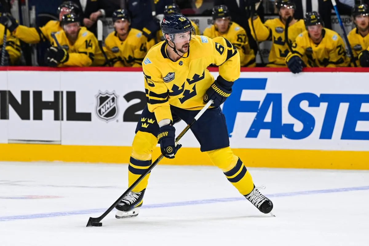 [Imagn Images direct customers only] Team Sweden defenseman Erik Karlsson (65) plays the puck against Team Canada in the second period during a 4 Nations Face-Off ice hockey game at Bell Centre.