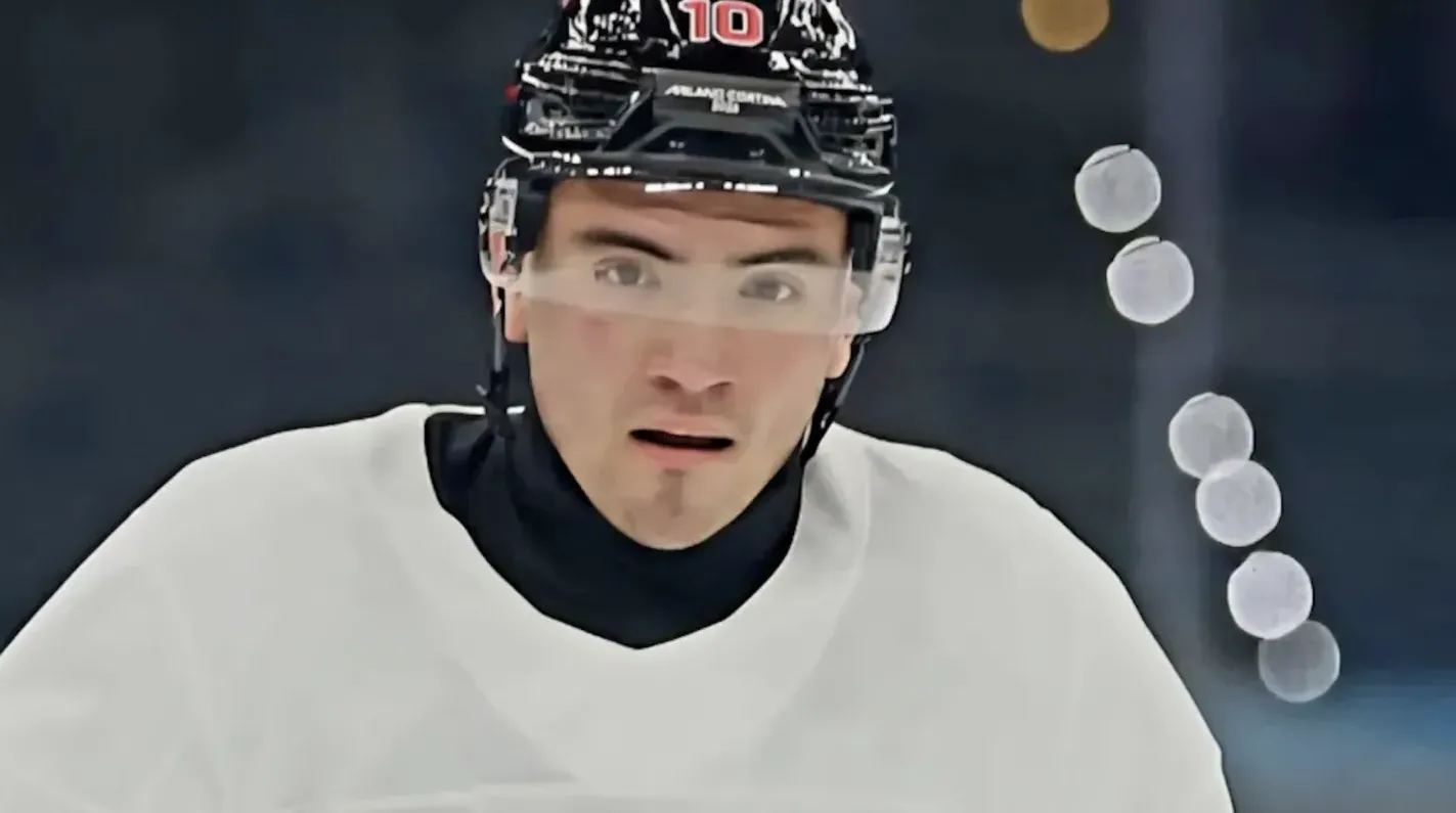 Nick Suzuki &agrave; l'entra&icirc;nement d'&Eacute;quipe Canada