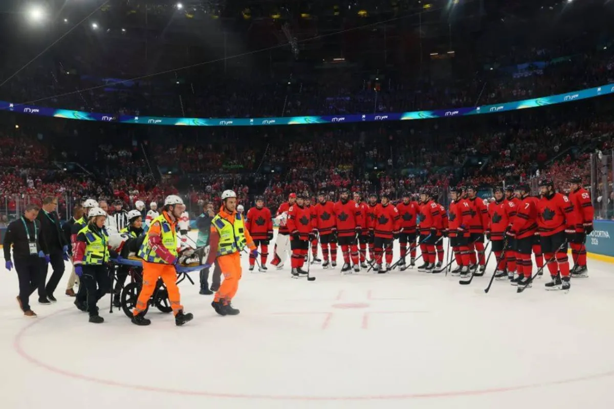 Sc&egrave;ne &agrave; glacer le sang au match d'&Eacute;quipe Canada: nous avons des nouvelles de Kevin Fiala