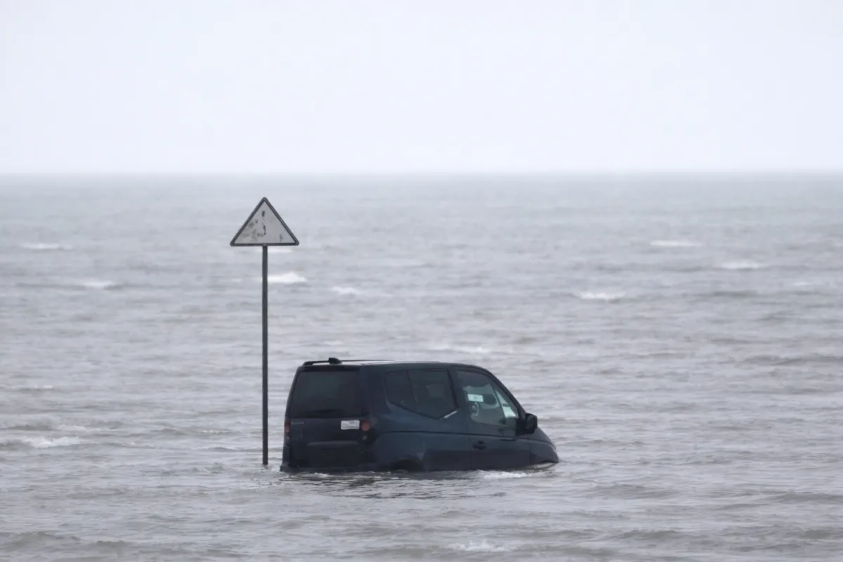 Livraison Amazon   Un livreur Amazon abandonn&eacute; par son GPS en pleine mer