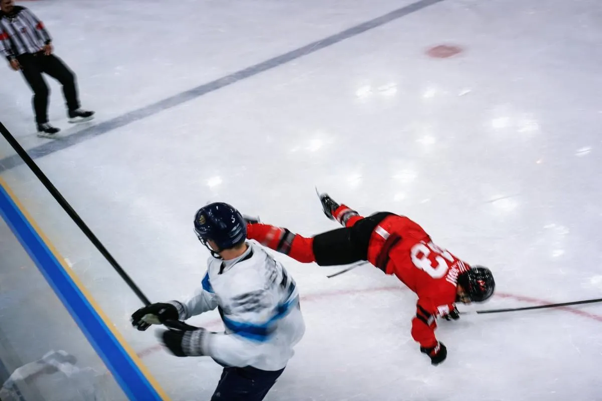 Rasmus Ristolainen renverse Tom Wilson