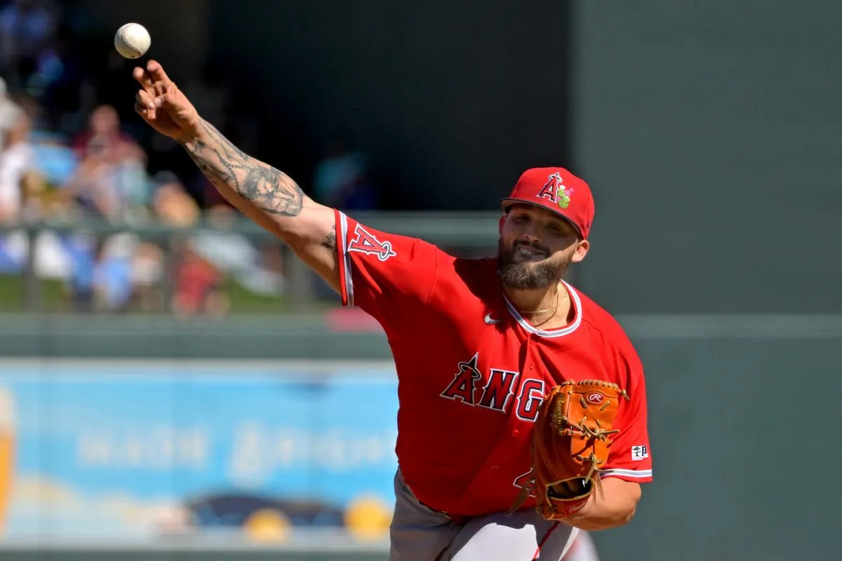 Los Angeles Angels pitcher Alek Manoah (47) delivers to the plate during the first inning against the Arizona Diamondbacks at Salt River Fields at Talking Stic