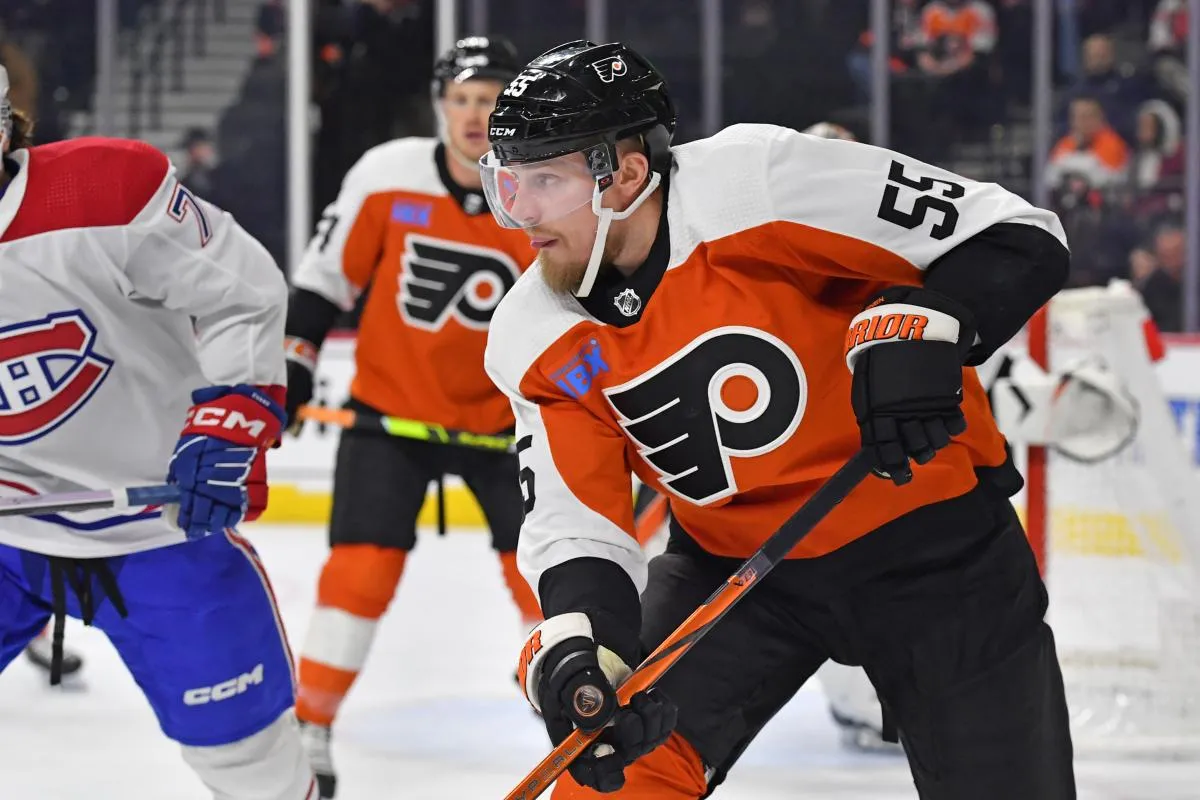 le d&eacute;fenseur des Flyers de Philadelphie Rasmus Ristolainen (55) contre les Canadiens de Montr&eacute;al au Wells Fargo Center.