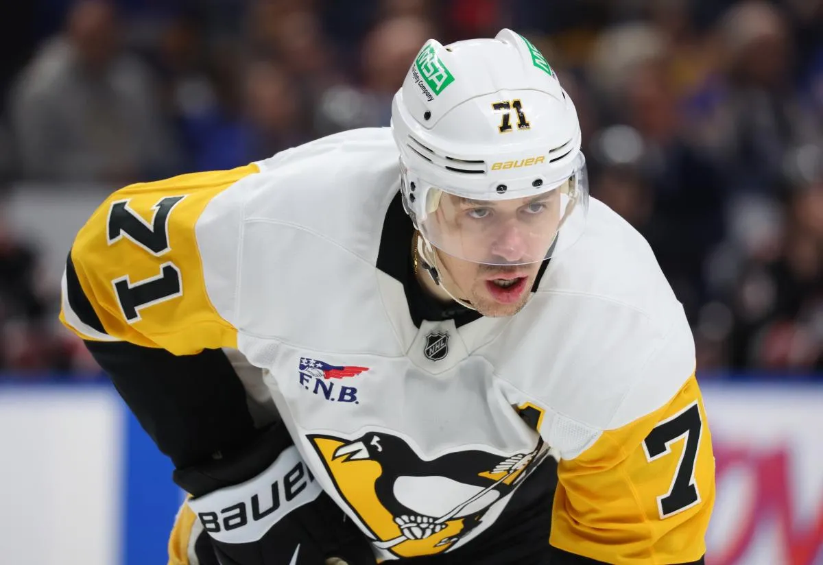 Pittsburgh Penguins center Evgeni Malkin (71) waits for the face-off against the Buffalo Sabres at KeyBank Center.