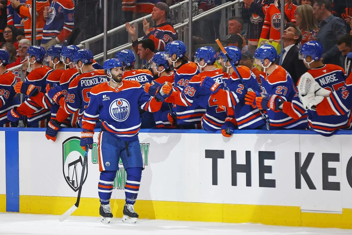 The Edmonton Oilers celebrate a goal scored by forward Adam Henrique (19) during the second period against the Montreal Canadiens at Rogers Place