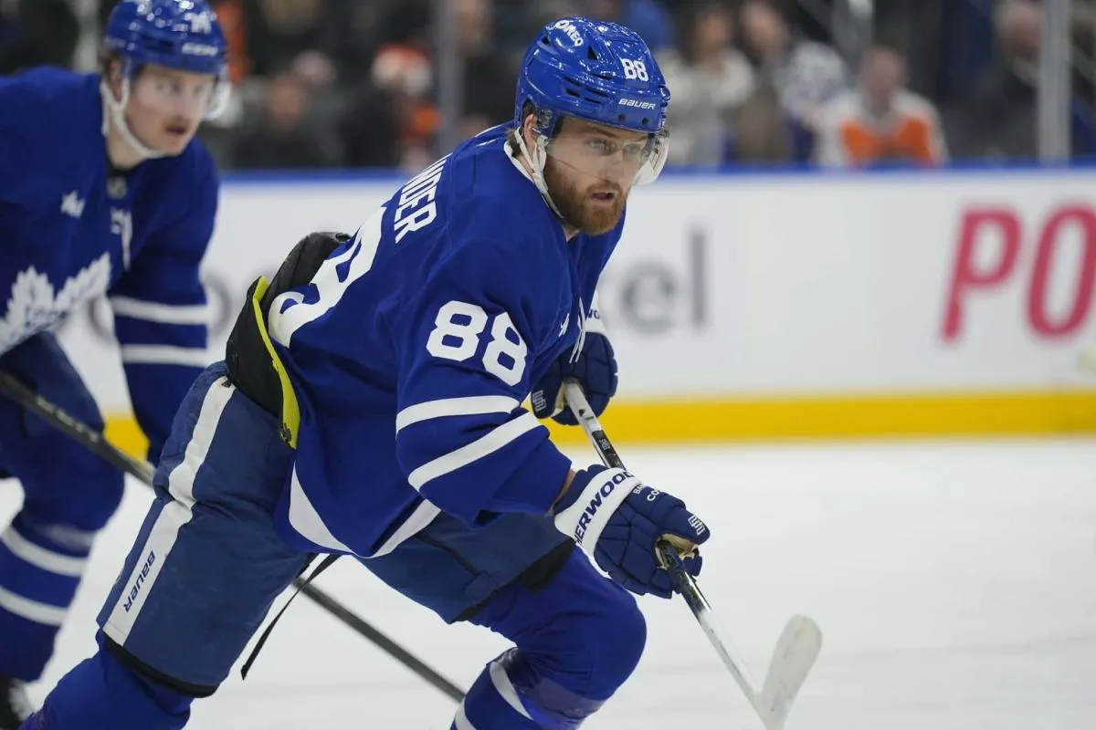 Toronto Maple Leafs forward William Nylander (88) breaks on a face off against the Philadelphia Flyers during the second period at Scotiabank Arena.