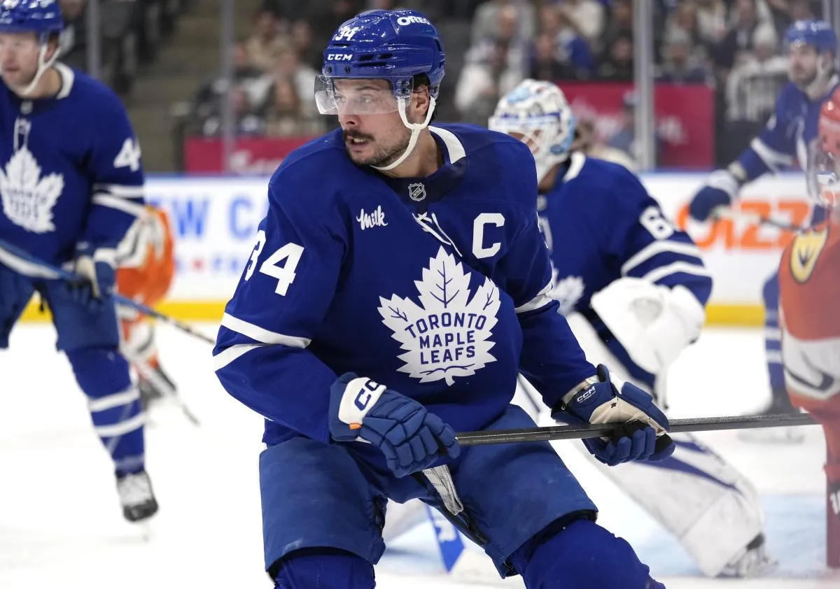 Toronto Maple Leafs forward Auston Matthews (34) looks for the puck against the Anaheim Ducks during the second period at Scotiabank Arena