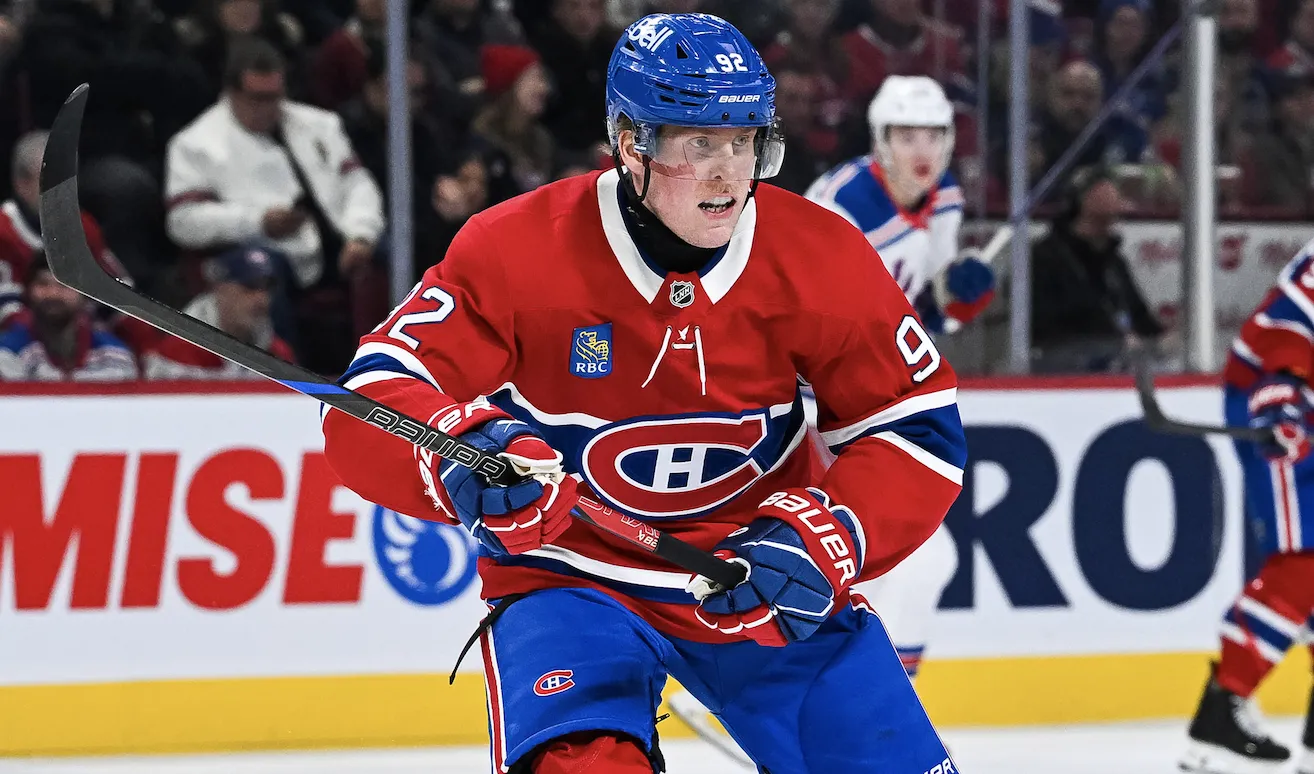L'ailier droit des Canadiens de Montréal, Patrik Laine (92), affronte les Rangers de New York lors de la deuxième période au Centre Bell.
