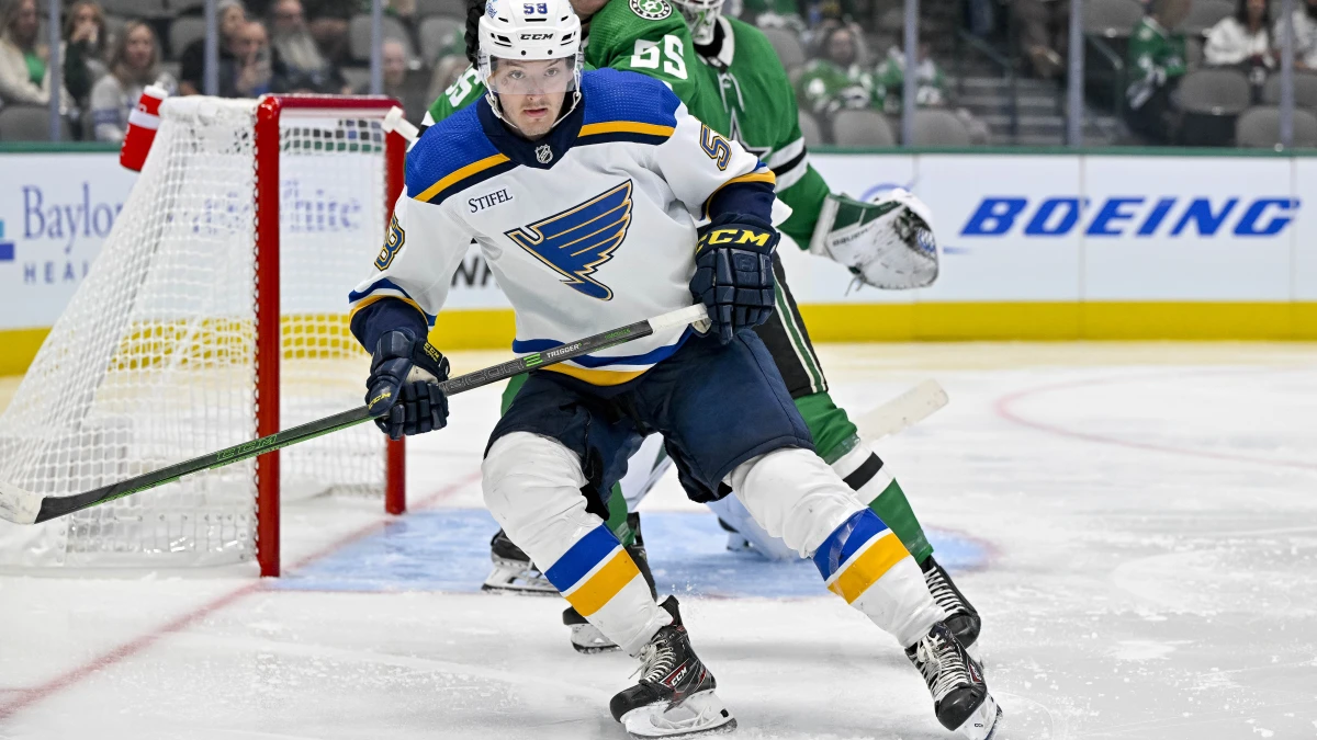 Mathias Laferrière (58), ailier droit des Blues de Saint-Louis, en action lors du match opposant les Stars de Dallas aux Blues de Saint-Louis à l'American Airlines Center.