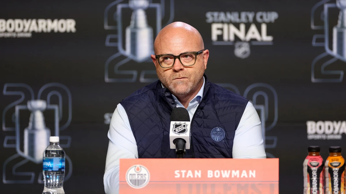 Stan Bowman forces a player out just before the controversial Mike Babcock hire