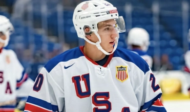 Lane Hutson fait tr&egrave;s bonne figure avec la formation am&eacute;ricaine au Championnat mondial junior.