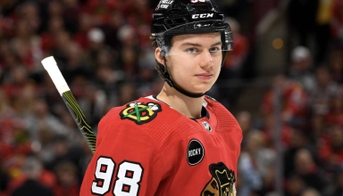 Connor Bedard devra s'absenter plusieurs matchs en raison d'une fracture &agrave; la m&acirc;choire.