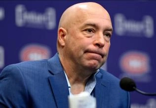 Kent Hughes en conf&eacute;rence de presse