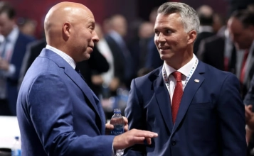 Kent Hughes a pass&eacute; un appel difficile &agrave; Martin St-Louis pour lui confirmer la transaction impliquant Sean Monahan et les Jets de Winnipeg.