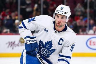 Toronto Maple Leafs captain John Tavares in action.
