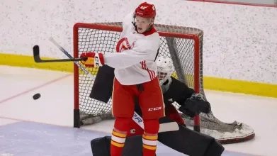 Former Calgary Flames prospect Topi Ronni
