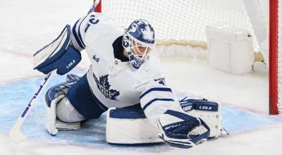 Toronto Maple Leafs goalie Ilya Samsonov making a save