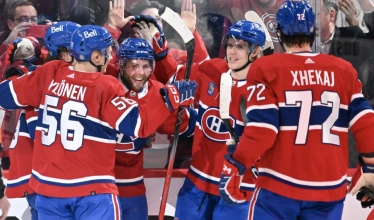 Jesse Ylonen, Kaiden Guhle et Arber Xhekaj c&eacute;l&egrave;brent le premier but en carri&egrave;re de Brandon Gignac.