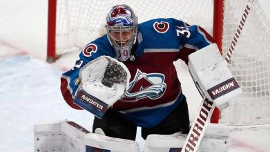 Colorado Avalanche goaltender Pavel Francouz making a save