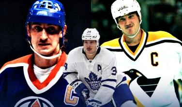 Toronto Maple Leafs Auston Matthews in action during a game with Mario Lemieux and Wayne Gretzky