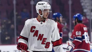 Jesperi Kotkaniemi contre le Canadien de Montréal