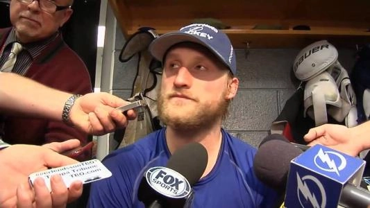 Steven Stamkos crying