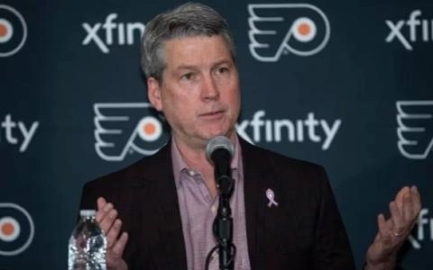 Former Flyers GM Chuck Fletcher in a press conference
