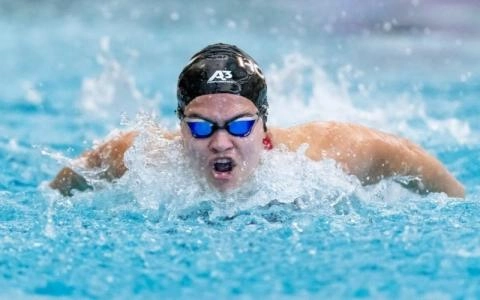 Olympic swimmer Luana Alonso