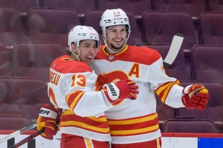 Sean Monahan, Johnny Gaudreau