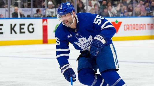 Mark Giordano with the Toronto Maple Leafs.