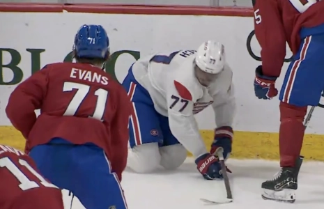 Kirby Dach, Jake Evans