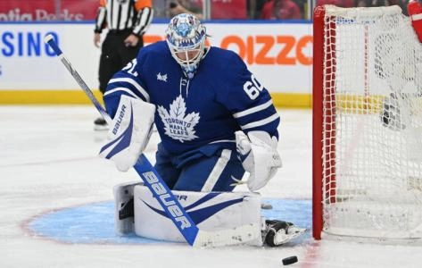 Toronto Maple Leafs goalie Joseph Woll