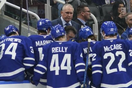 Jan 4, 2025; Toronto, Ontario, CAN; Toronto Maple Leafs head coach Craig Berube (center) talks to his team during a brek in the action against the Boston Bruins during the third period at Scotiabank Arena. Mandatory Credit: John E. Sokolowski-Imagn Images