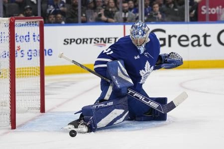 May 5, 2025; Toronto, Ontario, CAN; Toronto Maple Leafs goaltender Anthony Stolarz (41) makes a toe save against the Florida Panthers during the second period of the second round of the 2025 Stanley Cup Playoffs at Scotiabank Arena. Mandatory Credit: John E. Sokolowski-Imagn Images