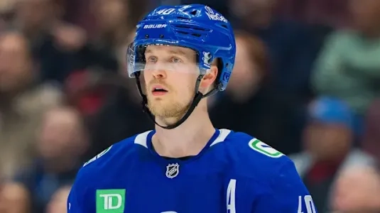 Canucks forward Elias Pettersson