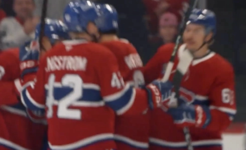 Florian Xhekaj apr&egrave;s son but contre les espoirs des Jets