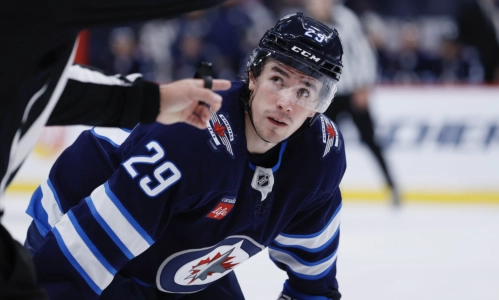 Jets forward Brayden Yager
