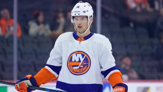 Oliver Wahlstrom with the New York Islanders.