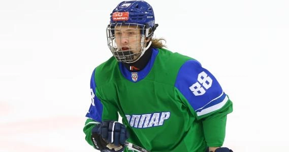 Sc&egrave;ne &agrave; couper le souffle de l'excellent espoir du Canadien, Alexander Zharovsky