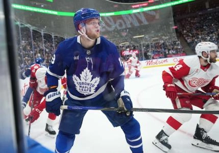 Toronto Maple Leafs forward Steven Lorentz
