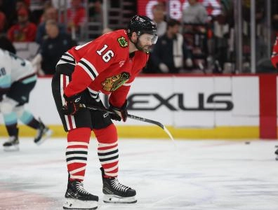 Chicago Blackhawks forward Jason Dickinson