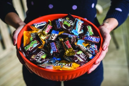 Bonbons d'Halloween dans un bol