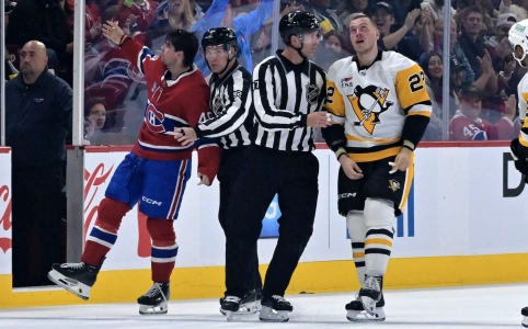 22 septembre 2025 ; Montr&eacute;al, Qu&eacute;bec, CAN ; L'attaquant des Canadiens de Montr&eacute;al Jared Davidson (49) r&eacute;agit apr&egrave;s son combat avec l'attaquant des Penguins de Pittsburgh Sam Poulin (22) au cours de la deuxi&egrave;me p&eacute;riode au Centre Bell.