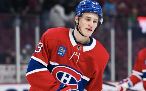 13 novembre 2025 ; Montr&eacute;al, Qu&eacute;bec, CAN ; L'ailier droit des Canadiens de Montr&eacute;al Ivan Demidov (93) observe pendant l'&eacute;chauffement avant le match contre les Stars de Dallas au Centre Bell.