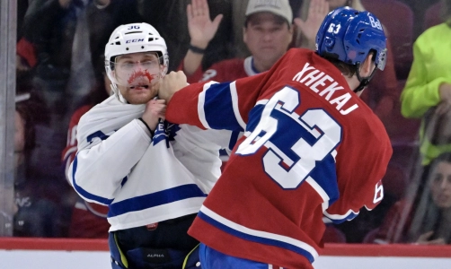22 novembre 2025 ; Montr&eacute;al, Qu&eacute;bec, CAN ; L'attaquant des Canadiens de Montr&eacute;al Florian Xhekaj (63) se bat avec le d&eacute;fenseur des Maple Leafs de Toronto Dakota Mermis (36) pendant la troisi&egrave;me p&eacute;riode au Centre Bell.