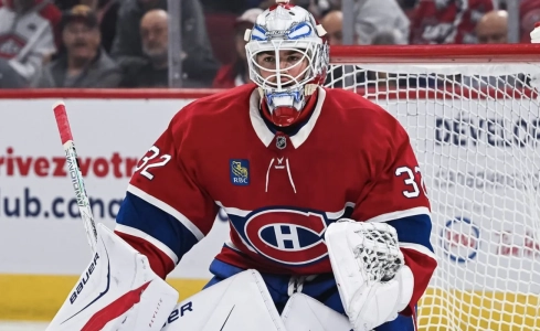 Le gardien des Canadiens de Montr&eacute;al Jacob Fowler (32) suit le jeu lors du match pr&eacute;paratoire opposant les Maple Leafs de Toronto aux Canadiens de Montr&eacute;al le 14 septembre 2025 au Centre Bell de Montr&eacute;al, au Qu&eacute;bec.