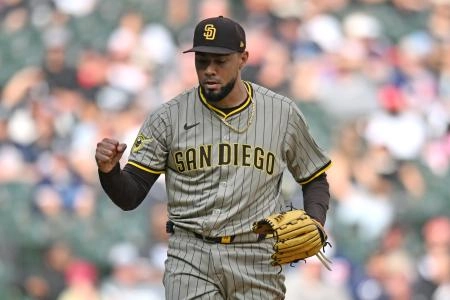 Sep 21, 2025; Chicago, Illinois, USA; San Diego Padres pitcher Robert Suarez (75) celebrates after defeating the Chicago White Sox during the ninth inning at Rate Field. Mandatory Credit: Patrick Gorski-Imagn Images