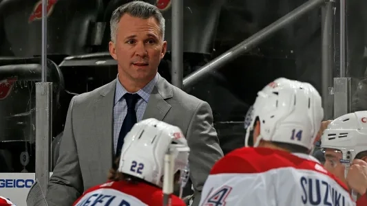 Martin St-Louis effectue des changements de derni&egrave;re minute pendant le match contre les Penguins