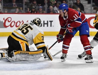 15 mars 2018; Montr&eacute;al, Qu&eacute;bec, Canada; le gardien des Penguins de Pittsburgh, Tristan Jarry (35), arr&ecirc;te un tir de l'attaquant des Canadiens de Montr&eacute;al, Brendan Gallagher (11), en deuxi&egrave;me p&eacute;riode au Centre Bell.